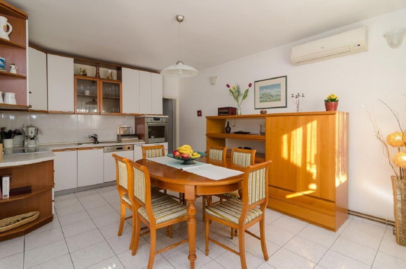 Holiday Home Old Town - Great Location Нін Екстер'єр фото
