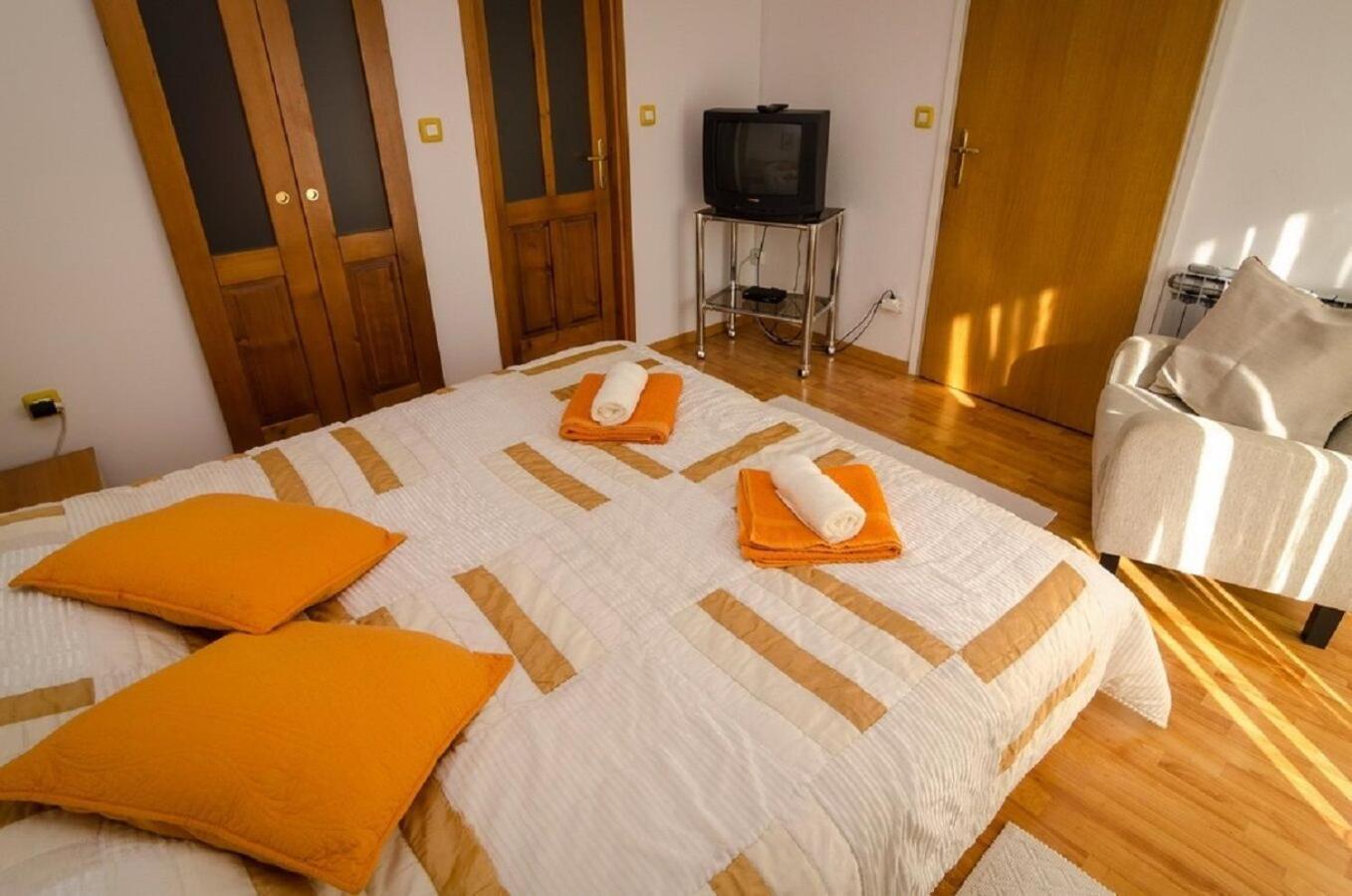 Holiday Home Old Town - Great Location Нін Екстер'єр фото