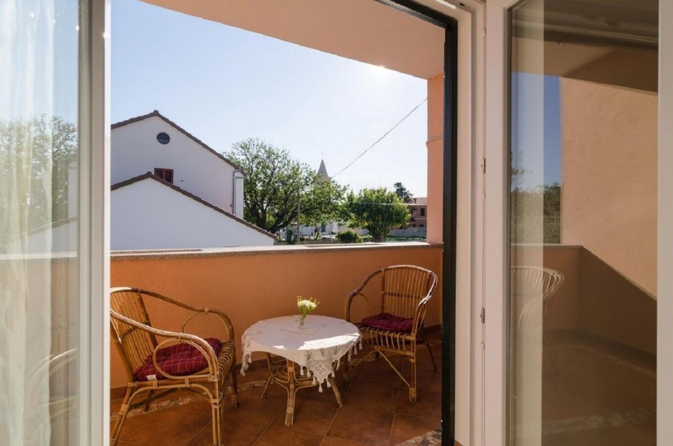 Holiday Home Old Town - Great Location Нін Екстер'єр фото