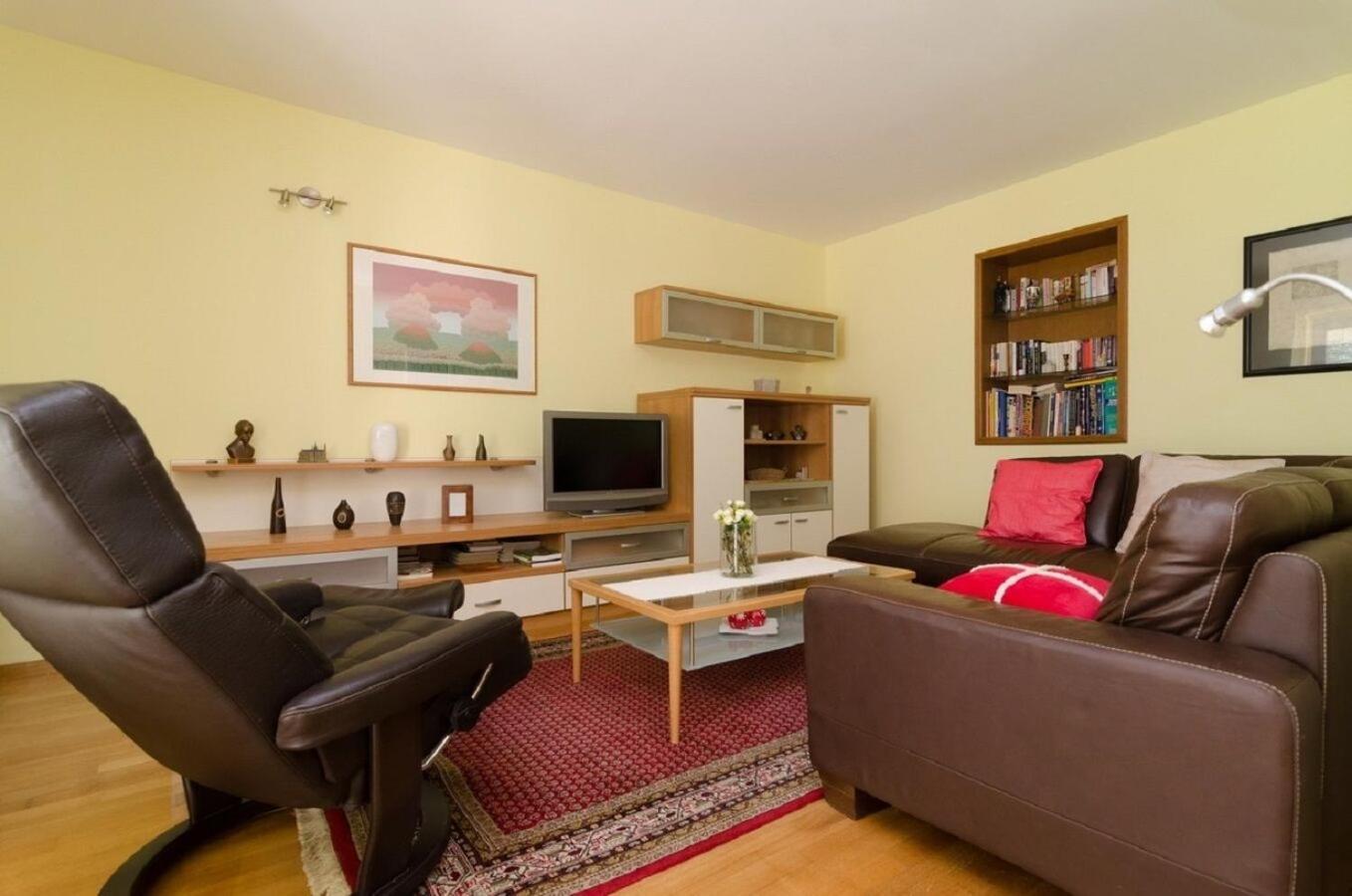 Holiday Home Old Town - Great Location Нін Екстер'єр фото