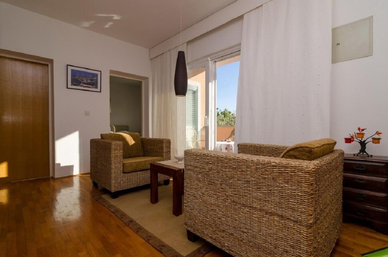 Holiday Home Old Town - Great Location Нін Екстер'єр фото