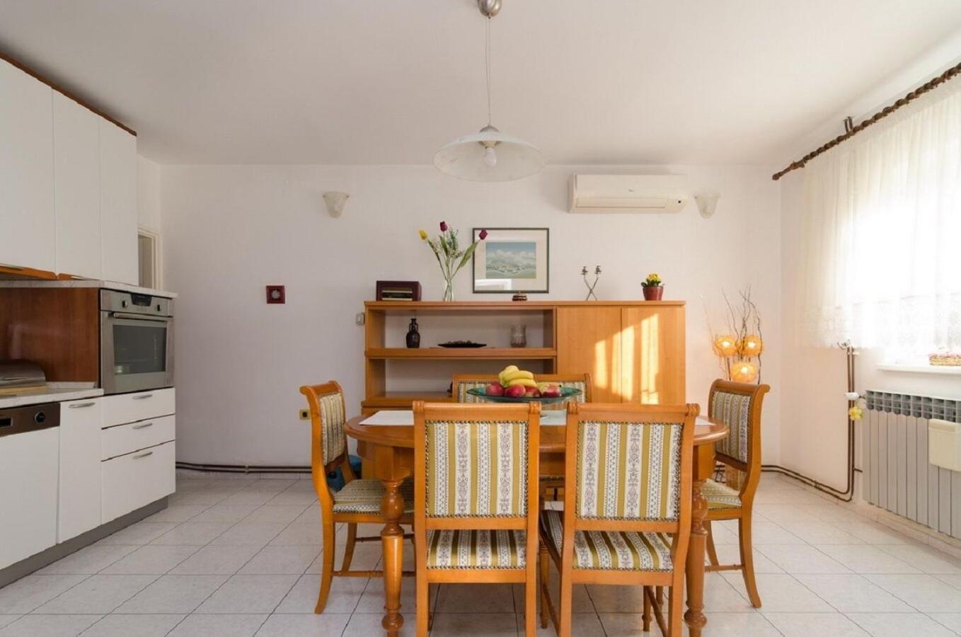 Holiday Home Old Town - Great Location Нін Екстер'єр фото